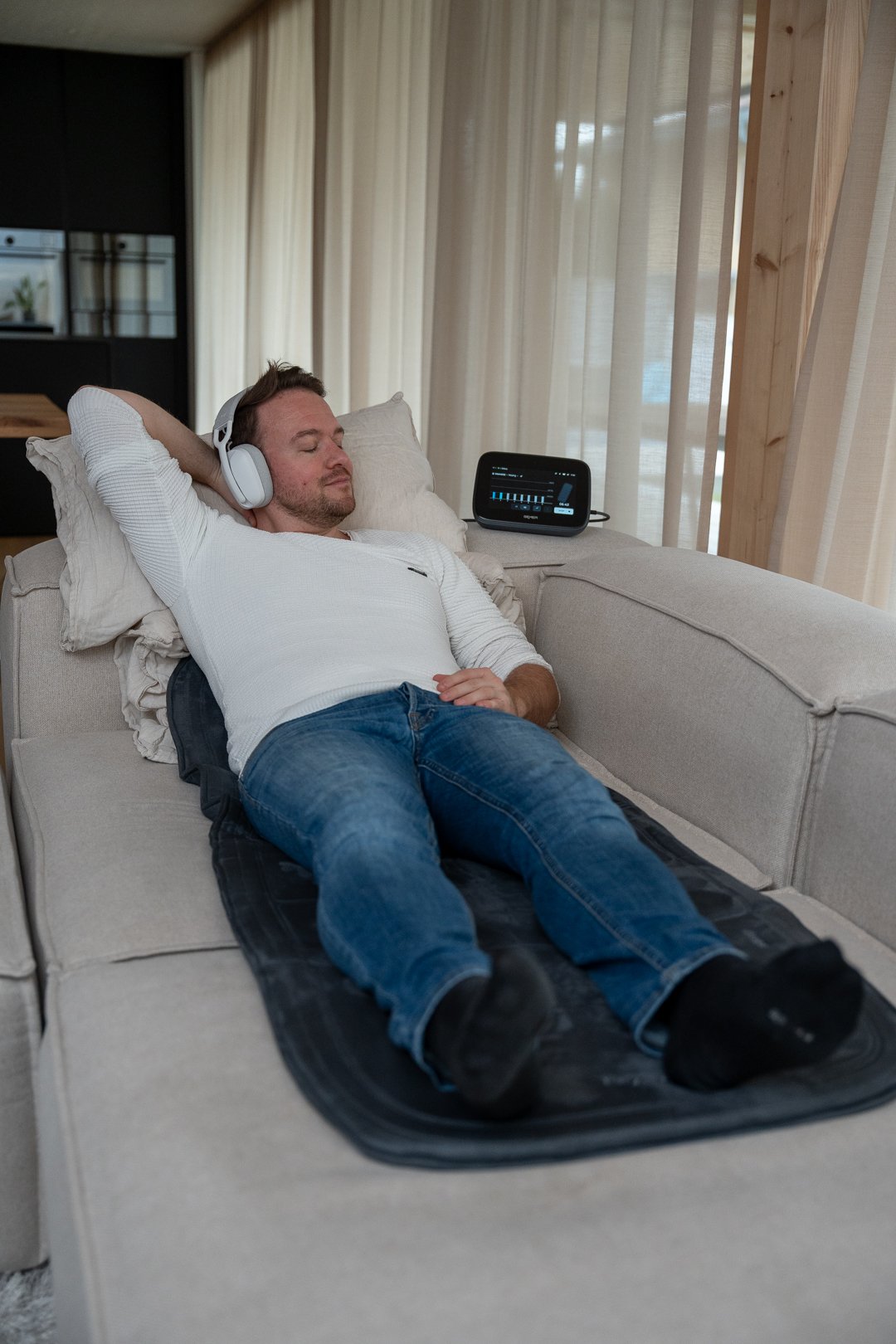 Mies rentoutuu bemer- verisuoniterapia laittella